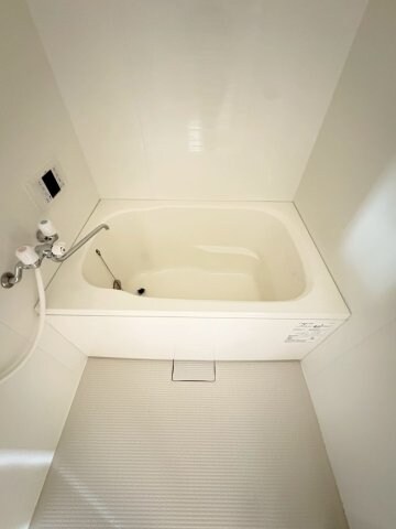 物件内観写真18　(日々の疲れを癒すお風呂付です)