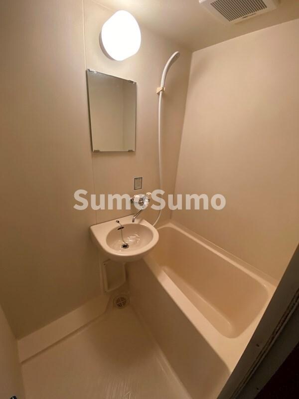 物件内観写真16　(コンパクトで使いやすいお風呂です)