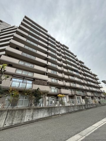 物件外観写真2　(きれいな外観です)