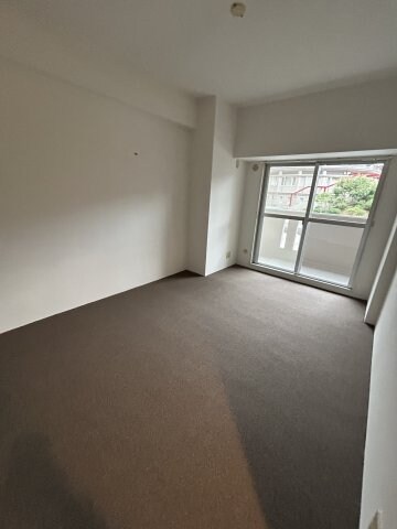 物件内観写真12　(洋室です)