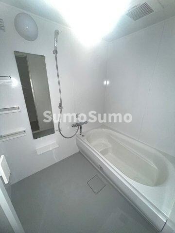 物件内観写真10　(コンパクトで使いやすいお風呂です)