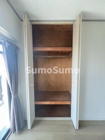 物件内観写真21　(たっぷりとした収納スペースです)