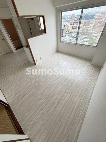 物件内観写真5　(居間です)