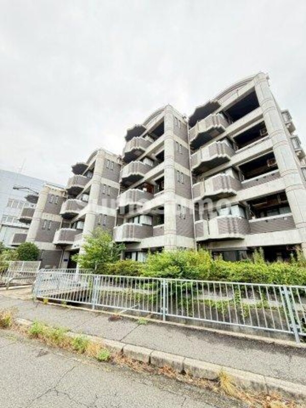 外観(落ち着いた雰囲気の外観です)