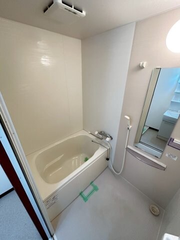 物件内観写真7　(コンパクトで使いやすいお風呂です)