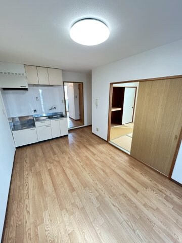 物件内観写真11　(おしゃれなリビングです)