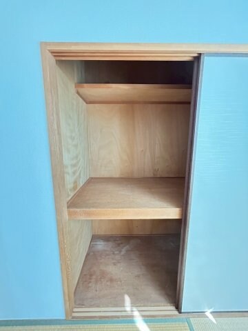 物件内観写真15　(たっぷりとした収納スペースです)