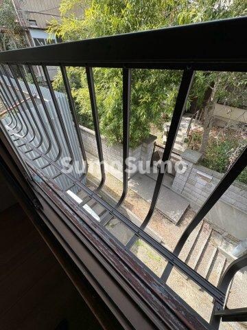 物件内観写真8　(暖かな日差しのふりそそぐバルコニー)