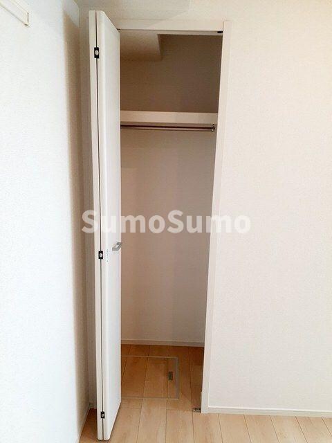 物件内観写真11　(収納豊富です)