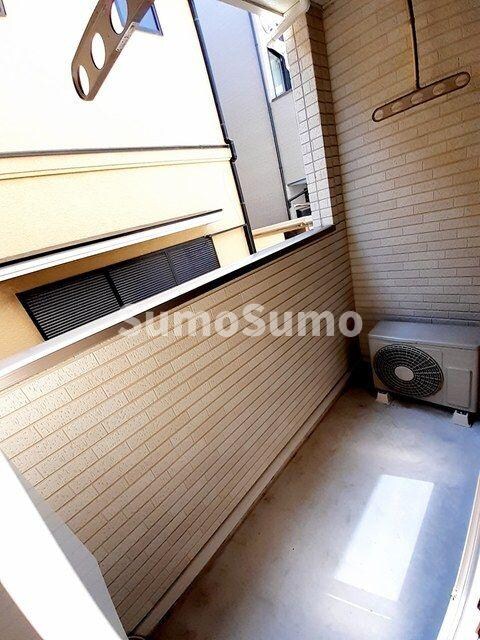 物件内観写真12　(暖かな日差しのふりそそぐバルコニー)