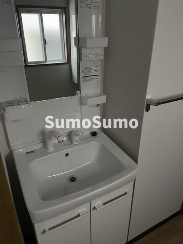 独立洗面台(朝の支度にも助かる、独立の洗髪洗面化粧台)