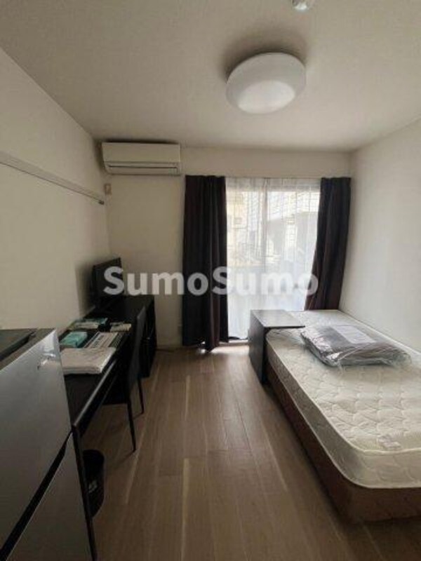 居室(ゆったり過ごせる居間です)