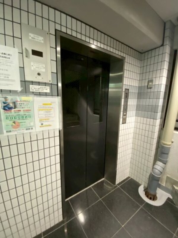 エントランス(落ち着いたエントランスです)