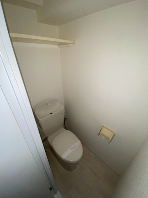 トイレ(コンパクトで使いやすいトイレです)