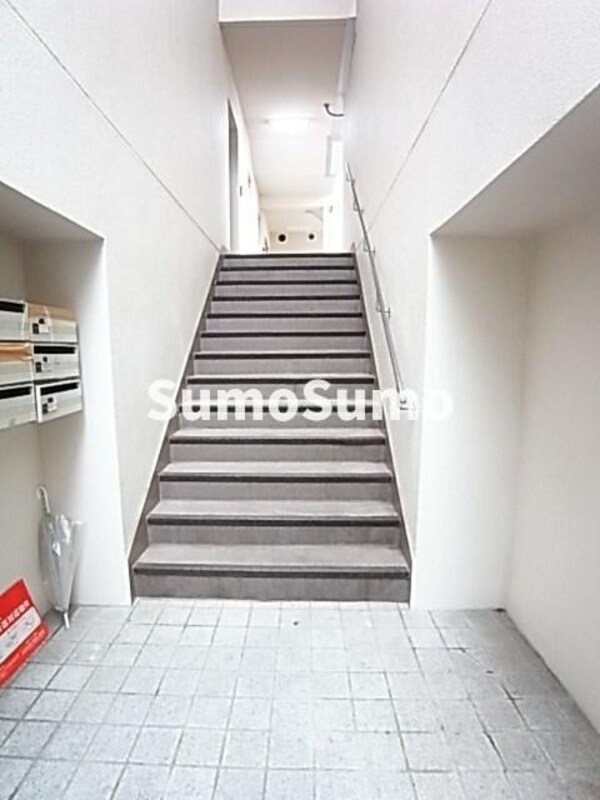 エントランス(ゆとりのあるエントランスです)