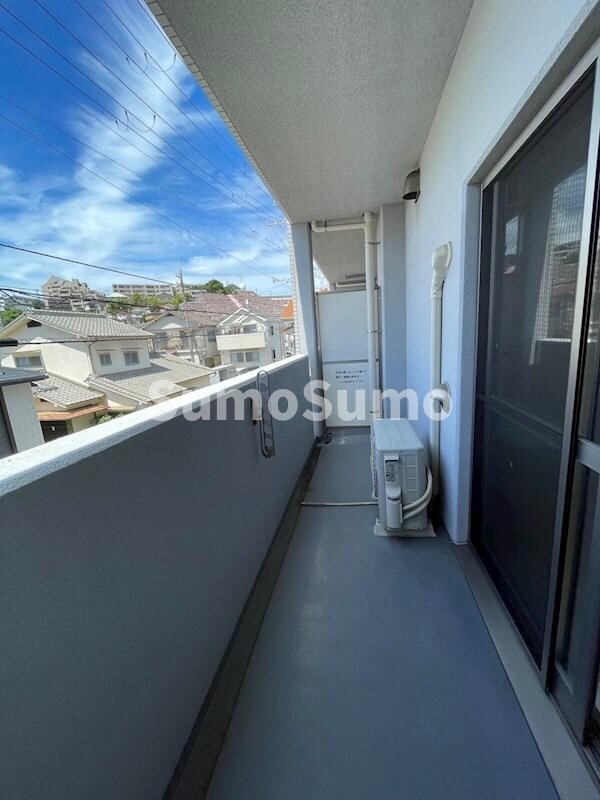 物件内観写真13　(バルコニーからの眺めを楽しみながら食事をしませんか)