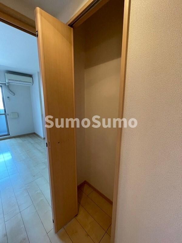 物件内観写真26　(大きなスペースがあり、収納には困りません)