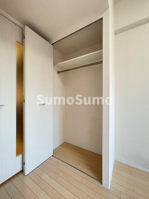 物件内観写真10　(たっぷりとした収納スペースです)