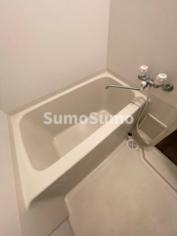 物件内観写真15　(日々の疲れを癒すお風呂付です)