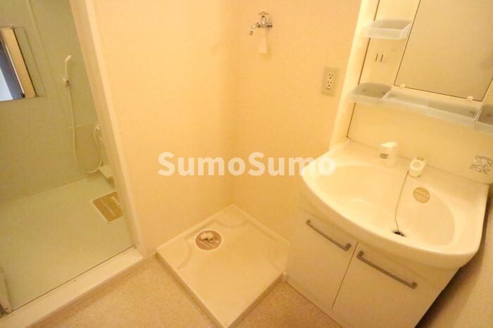 物件内観写真12　(広い洗面スペース)