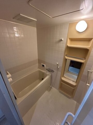 物件内観写真7　(コンパクトで使いやすいお風呂です)