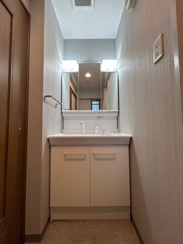 物件内観写真11　(使いやすい洗面所です)