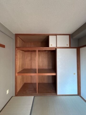 物件内観写真26　(ちょっとした収納スペースも充実しています)