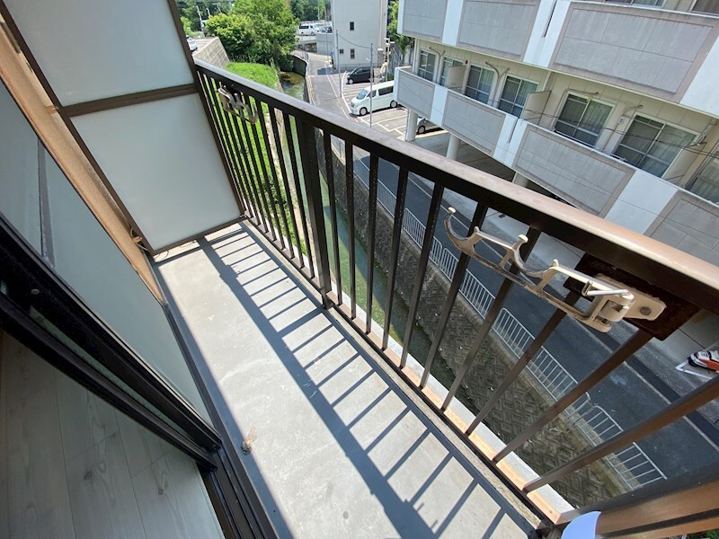 物件内観写真9　(落ち着いた時間を過ごせるバルコニーです)