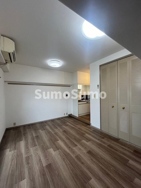 物件内観写真16　(おしゃれな居間です)