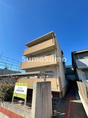 物件外観写真1　(きれいな外観です)