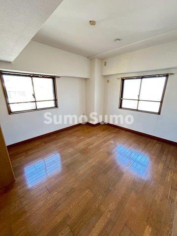 物件内観写真7　(使い勝手のいい寝室です)