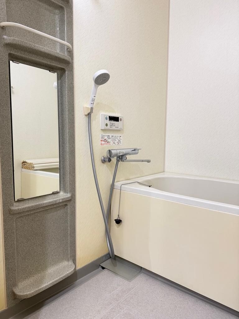 物件内観写真7　(きれいなお風呂です)