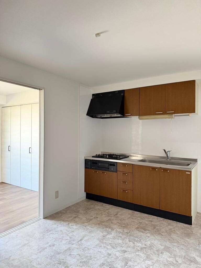 物件内観写真8　(使いやすいキッチンです)