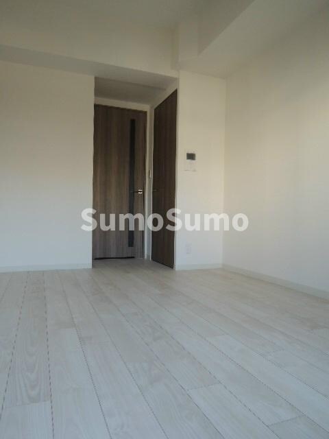 物件内観写真7　(こちらのリビングで趣味の時間をお楽しみください)