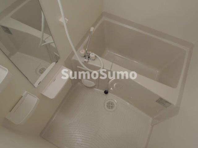 物件内観写真10　(日々の疲れを癒すお風呂付です)