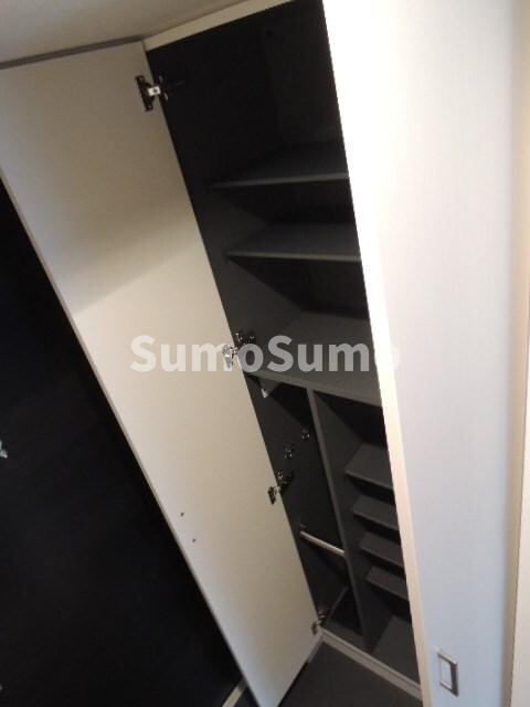 物件内観写真17　(便利な収納スペースです)