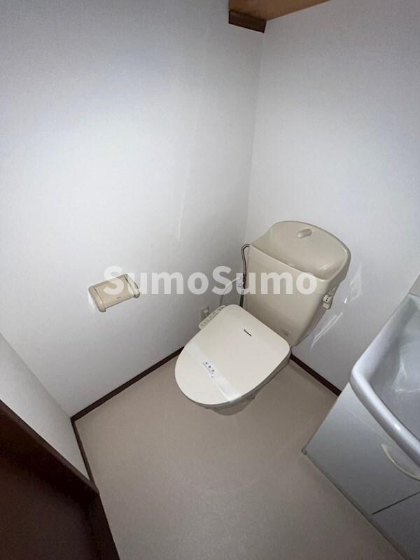 トイレ(コンパクトで使いやすいトイレです)