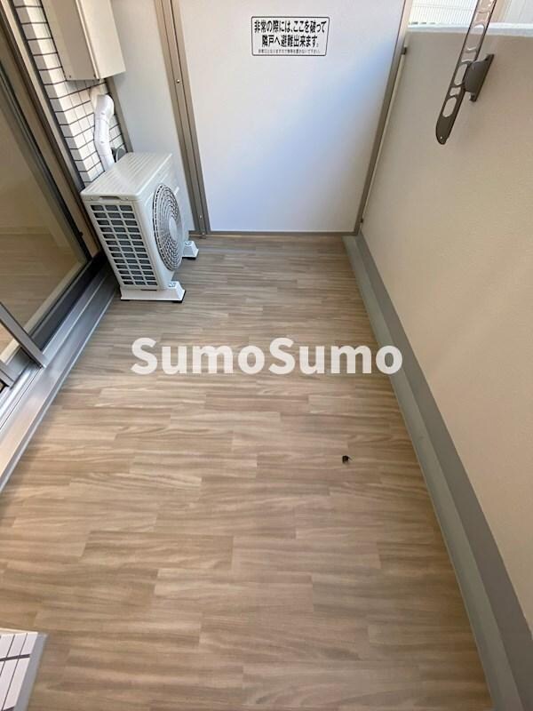 物件内観写真9　(バルコニーからの眺めを楽しみながら食事をしませんか)