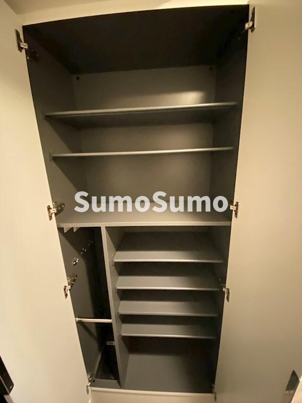 物件内観写真15　(便利な収納スペースです)