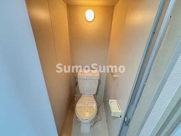 トイレ(落ち着いた色調のトイレです)