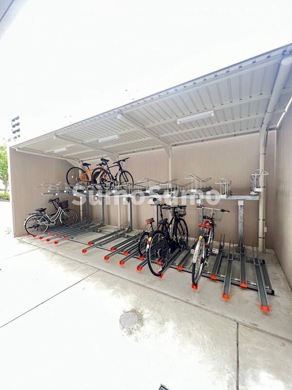 物件外観写真5　(外観は落ち着いています)