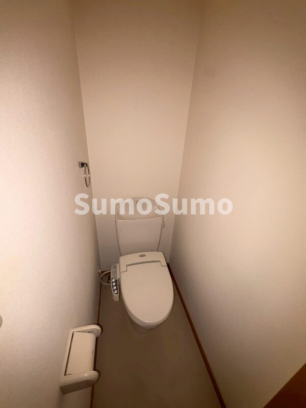 トイレ(コンパクトで使いやすいトイレです)