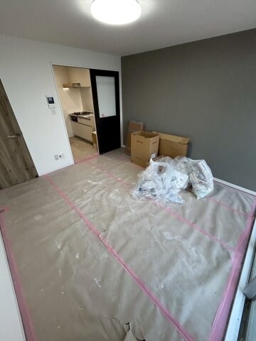 物件内観写真2　(おしゃれな居間です)