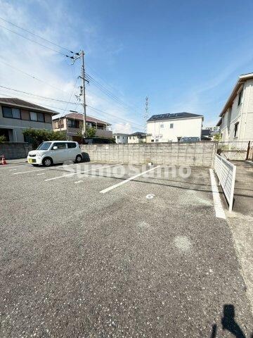 物件外観写真2　(カースペースがあります)