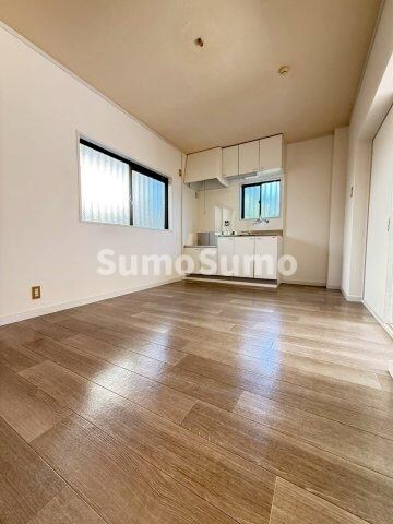 物件内観写真5　(ゆったり過ごせるリビングです)