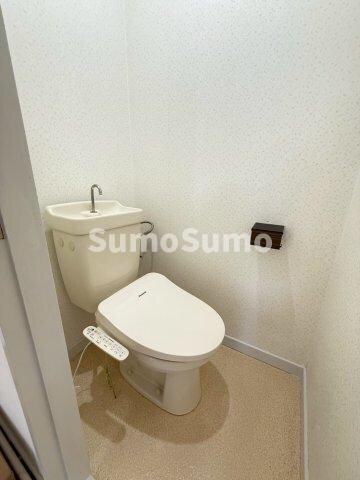 物件内観写真10　(コンパクトで使いやすいトイレです)