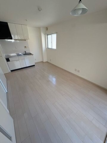 物件内観写真3　(ゆったり過ごせる居間です)