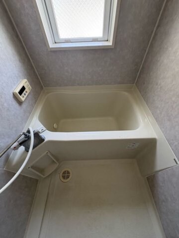 物件内観写真18　(落ち着いた空間のお風呂です)