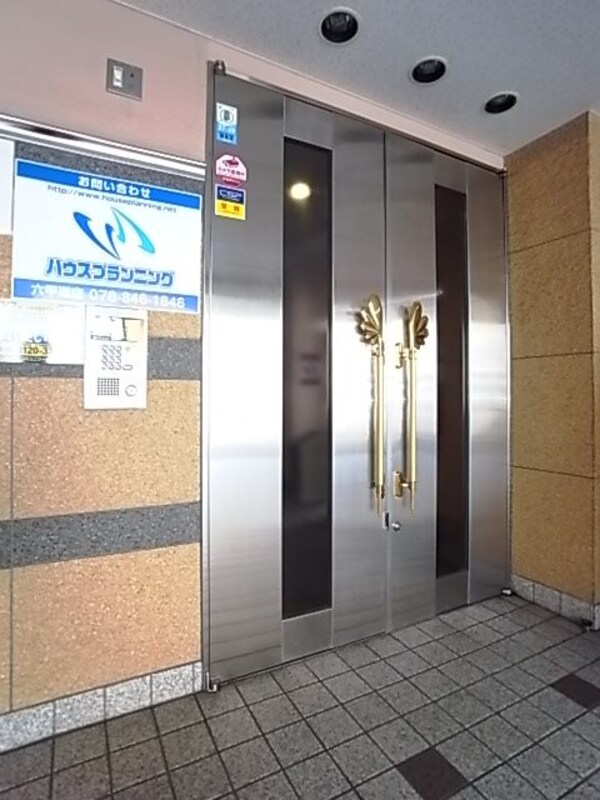 エントランス(建物の内部です)