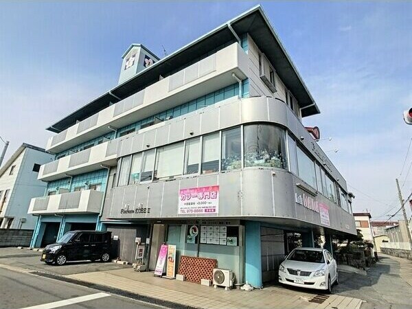 物件外観写真1　(外観もきれいです)